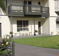 Glenelg Sea-Breeze BB - Accommodation 4U