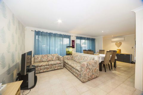 Alpha Homestay - Accommodation 4U 4