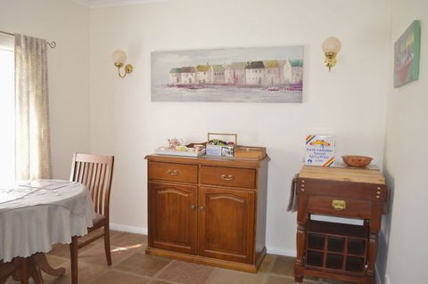 Almond Tree Cottage - Accommodation 4U 3