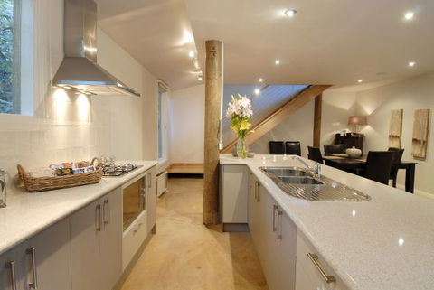 Arnica Views Summit Retreat - Accommodation 4U 2