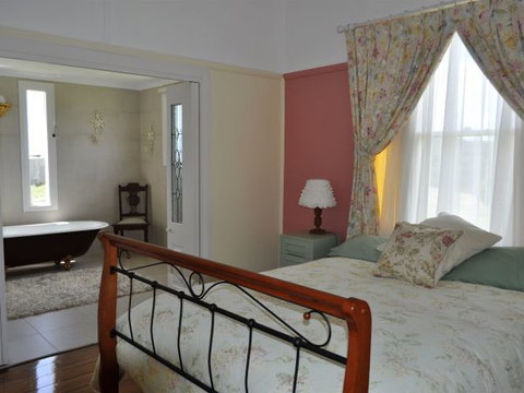 Beth's Cottage Roaring 40s - Accommodation 4U 1