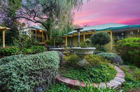 Bendigo Cottages Bed And Breakfast - Accommodation 4U 0