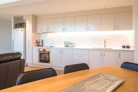 Bridgeview Apartments - Accommodation 4U 3