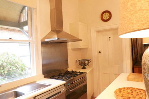 Cadogan Central Luxury - Accommodation 4U 3