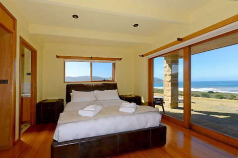 Cloudy Bay Villa - Accommodation 4U 4