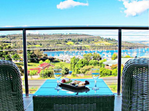Cove Kettering - The - Accommodation 4U 3