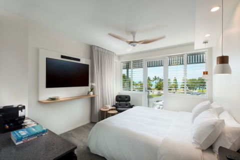 Heart Hotel And Gallery Whitsundays - Accommodation 4U 4