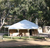 Hughes Park Cottage  Weddings - Accommodation 4U