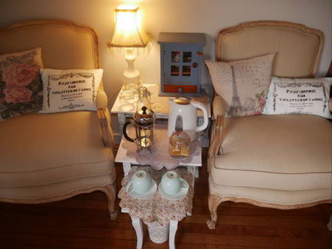 La Perrie Chalet Bed And Breakfast - Accommodation 4U 2