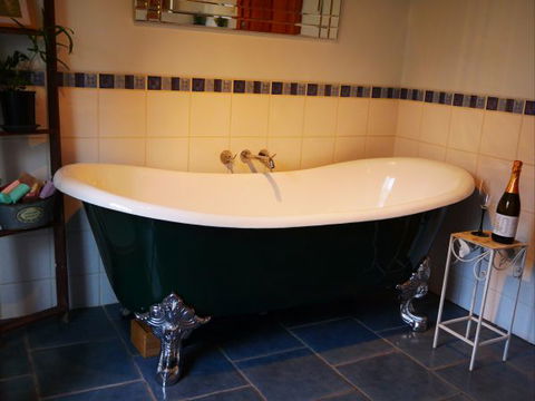 La Perrie Chalet Bed And Breakfast - Accommodation 4U 3