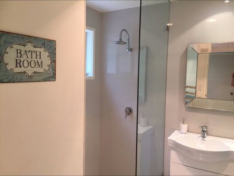 Lake View Elizabeth Beach - Accommodation 4U 8