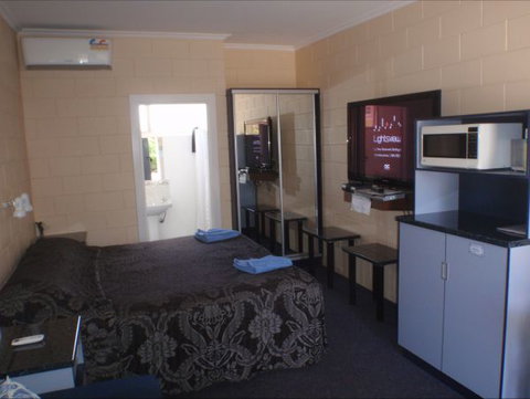 Murray Bridge Central Olympic Motel And Cottages - Accommodation 4U 5