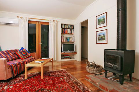 Oakhill Cottage - Accommodation 4U 1