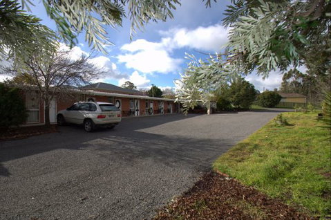 Pyrenees Motel - Accommodation 4U 1
