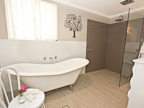 Queen's Cottage Barossa Valley - Accommodation 4U 2