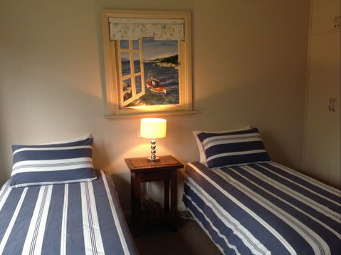 Queen Bee - Accommodation 4U 3