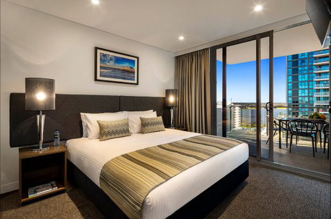 Quest Adelaide Terrace - Accommodation 4U 4