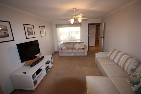 Seaside Semaphore Holiday Accommodation - Accommodation 4U 1