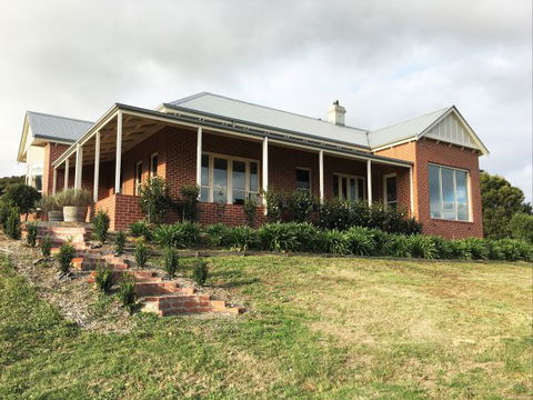 Shearer's Hill - Luxury Farm Stay - Accommodation 4U 0