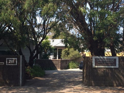 Springtide Studio Apartments - Accommodation 4U 4