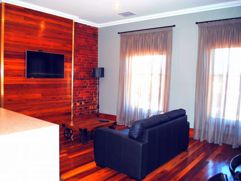 Sublime Spa Apartments On Murphy - Accommodation 4U 2