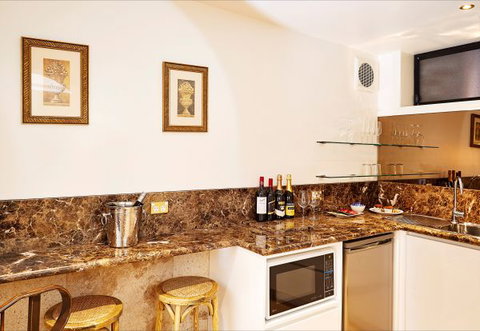 The Suites, Villa Belgravia - Accommodation 4U 3