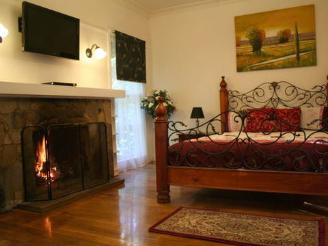 Tudor Cottages Mount Dandenong - Accommodation 4U 0