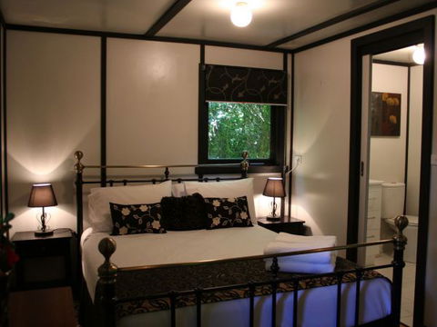 Tudor Cottages Mount Dandenong - Accommodation 4U 3