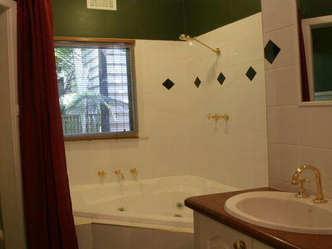 Tudor Cottages Mount Dandenong - Accommodation 4U 6