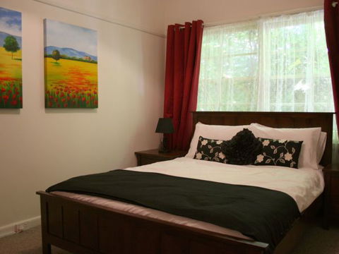 Tudor Cottages Mount Dandenong - Accommodation 4U 9