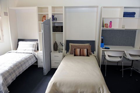 Yarra House - Accommodation 4U 2
