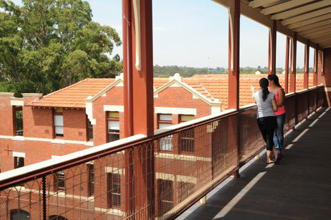 Yarra House - Accommodation 4U 8