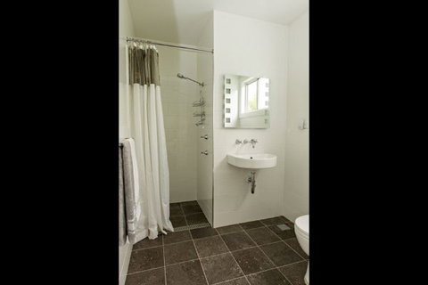 Young Garden Retreat - Accommodation 4U 2