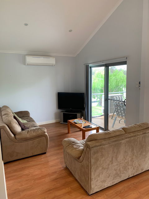 21 Old Murbko Road Morgan - River Shack Rentals - Accommodation 4U 1