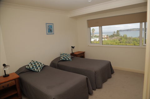 A Beach House Near Manly Two - Accommodation 4U 5