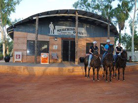 Murchison Oasis Roadhouse, Motel, Caravan Park - Accommodation 4U 3
