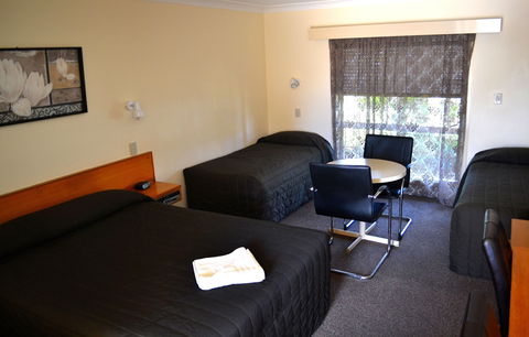 All Settlers Motor Inn - Accommodation 4U 2