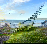 Ariadne - A Hop Skip and a Jump to the Beach with Sea Views - Accommodation 4U