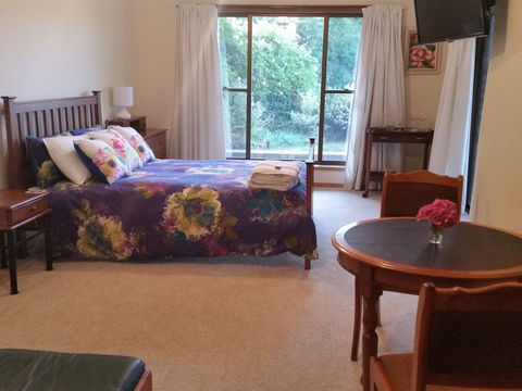 Beezneez B&B - Accommodation 4U 0