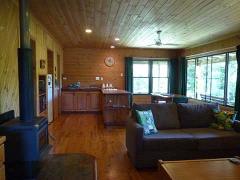 Bellthorpe Stays - Nature's Retreat - Accommodation 4U 9