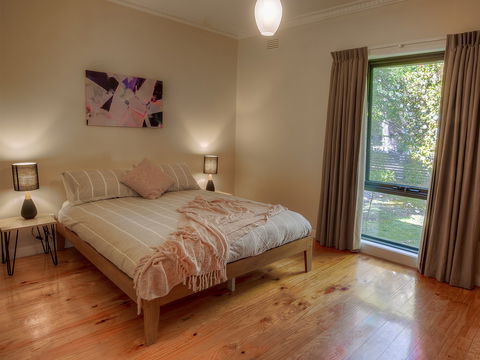 Caits Place - Accommodation 4U 3