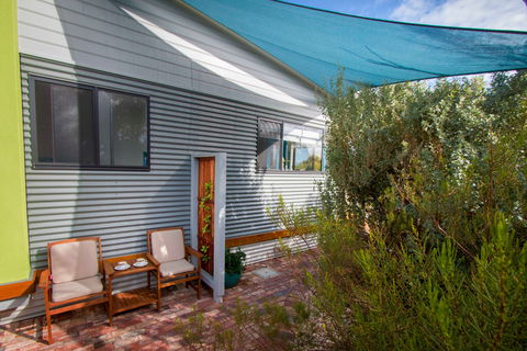 Coorong Cabins - Wren Cabin - Accommodation 4U 2