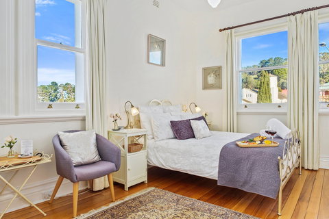 Cygnet Old Bank B&B - Accommodation 4U 1