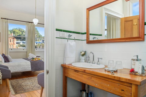 Cygnet Old Bank B&B - Accommodation 4U 2