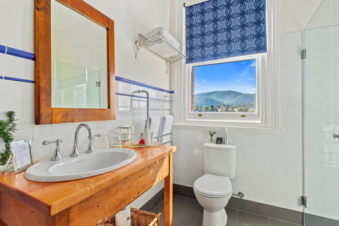 Cygnet Old Bank B&B - Accommodation 4U 4