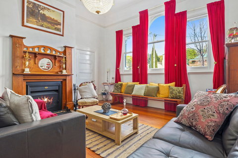 Cygnet Old Bank B&B - Accommodation 4U 6