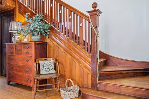 Cygnet Old Bank B&B - Accommodation 4U 7