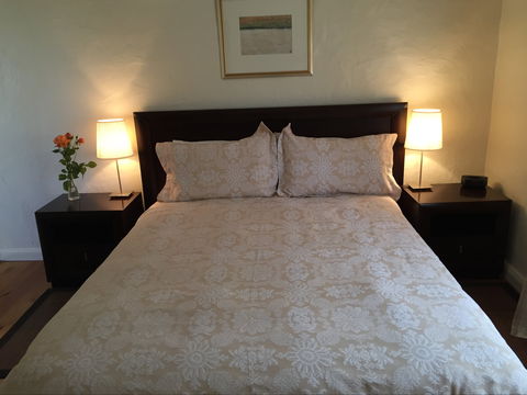 Dennis Cottage - Accommodation 4U 3