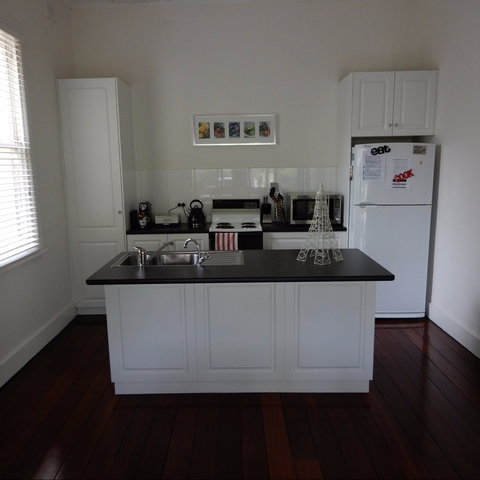 Dot's House - Accommodation 4U 2