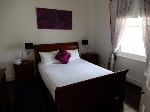 Dot's House - Accommodation 4U 4